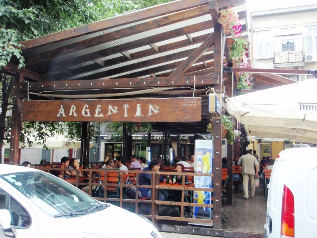 Argentin - terasa fast-food Centrul istoric