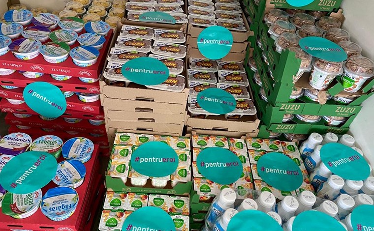 cutii cu alimente gata de livrare în campanie #pentrueroi