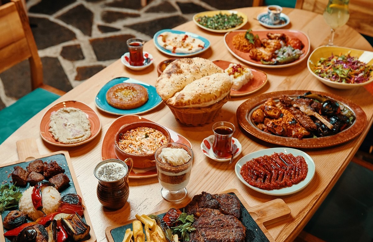 Ghid Culinar de Vacanță: Ce să mănânci în Turcia