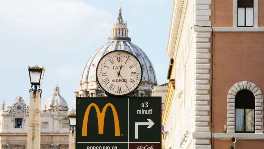 McVatican sau cum fast-food-ul a scandalizat lumea catolica