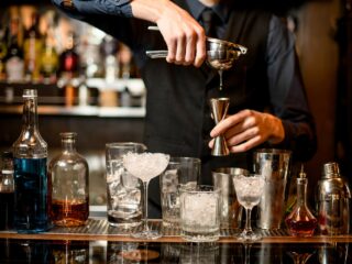 7 cocktailuri faimoase și povestea lor (+ rețetele, desigur)