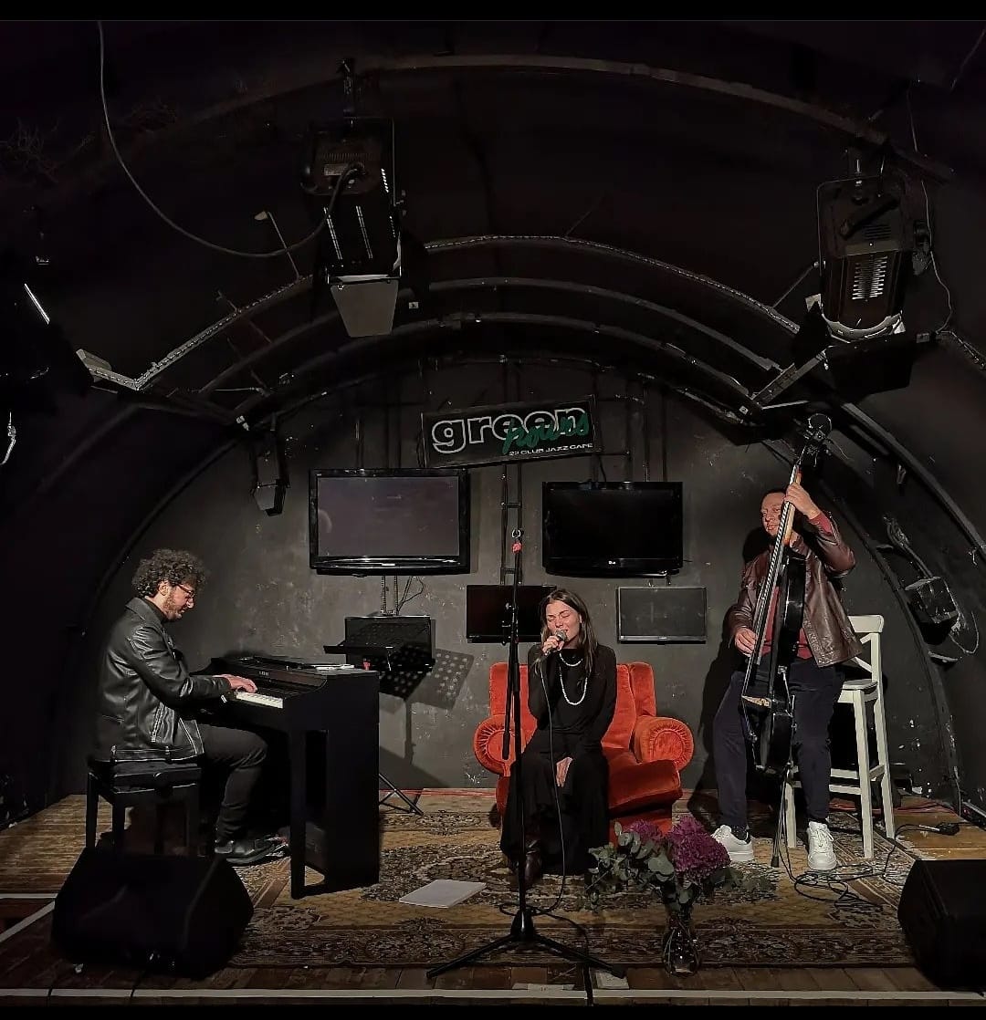 formatie de jazz care canta live la clubul Green Hours din București