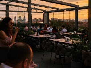 Date night with a view: 10  restaurante skybar & rooftop din țară